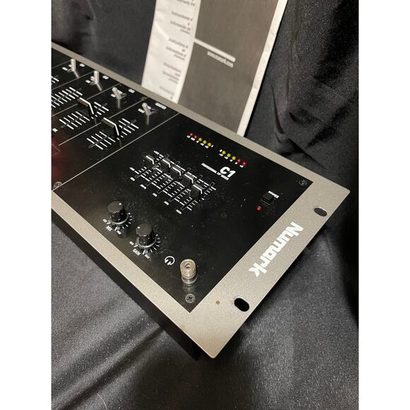 Numark C1 Professional 19" Mixer - AC 115/230V -- TESTED WORKS - Picture 4 of 6